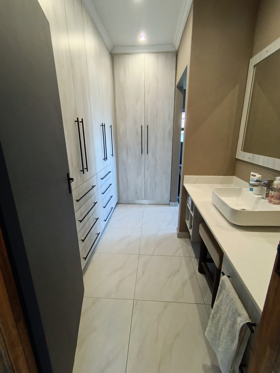 3 Bedroom Property for Sale in Wavecrest Eastern Cape